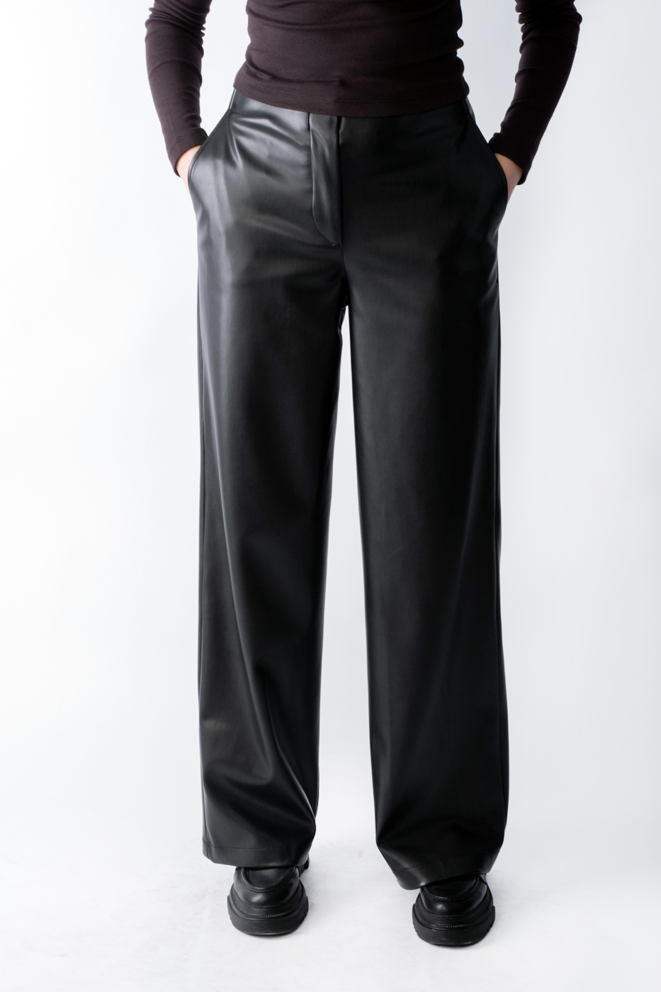 30002 Штани з екошкіри широкі чорні