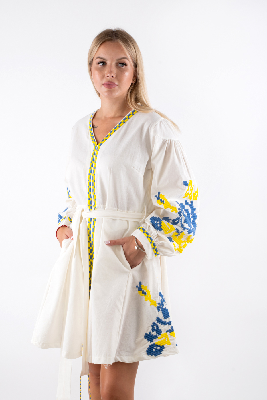 5730 Сукня вишиванка з поясом біла 
