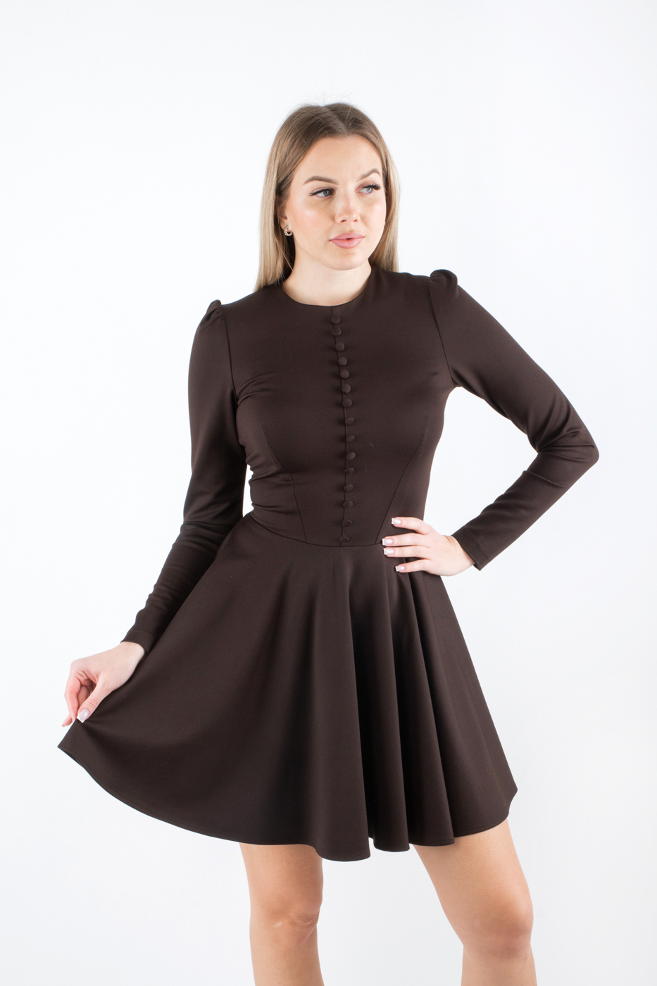 83442 Плаття міні декороване ґудзиками коричневе