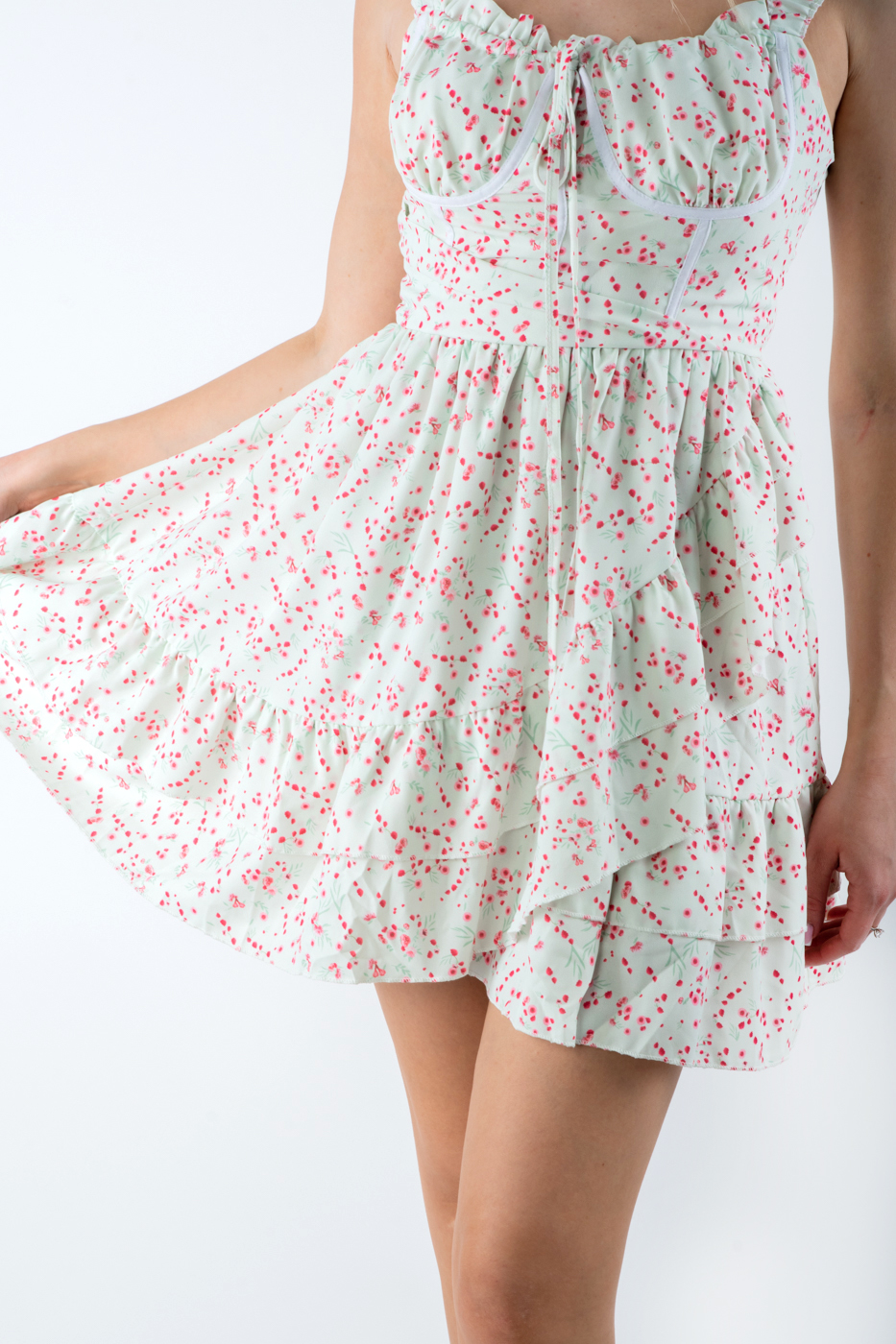 83093 Плаття міні з рюшами на бретелях світло-зелене