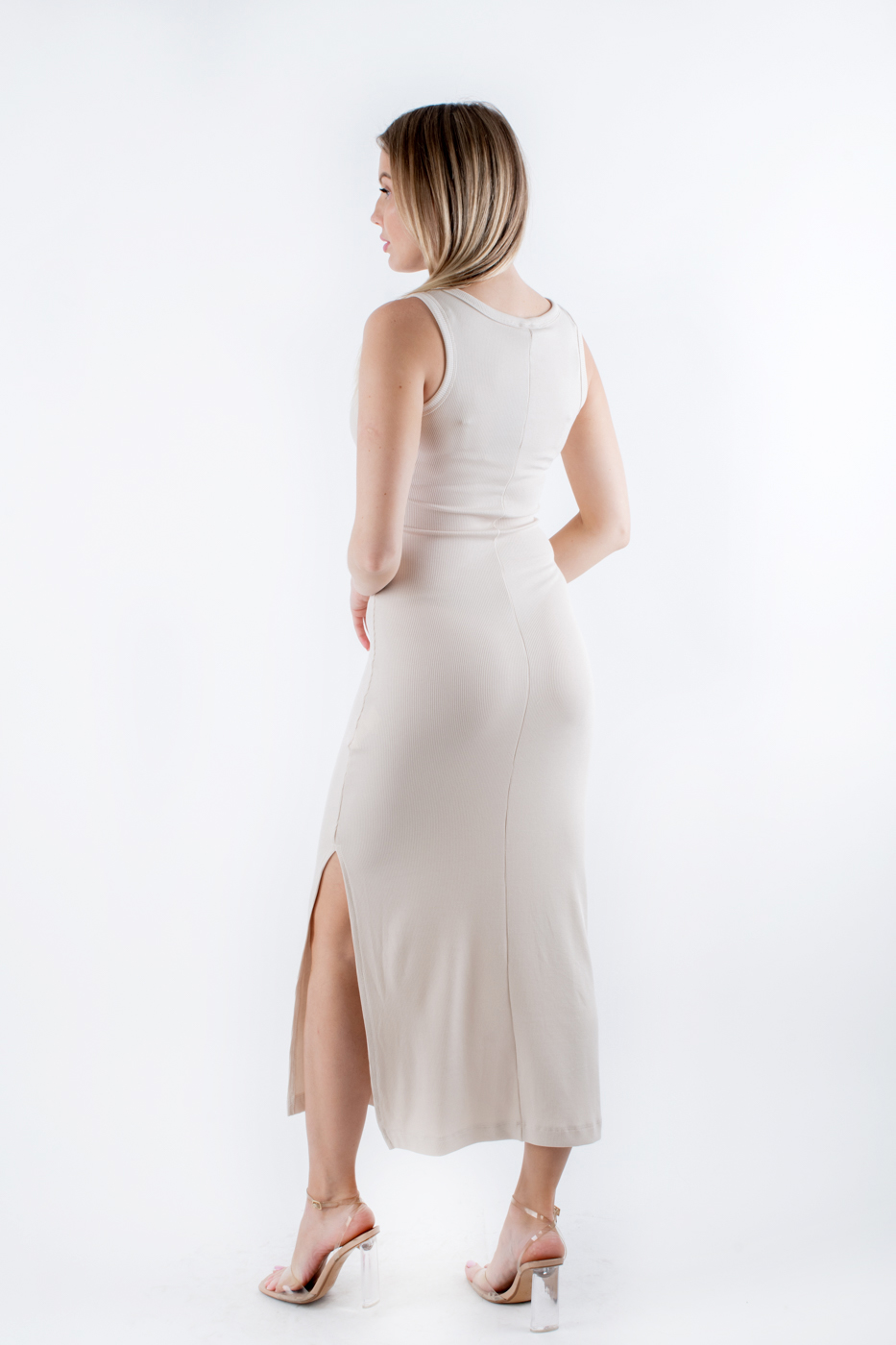 91381 Плаття максі з розрізом в рубчик молочне