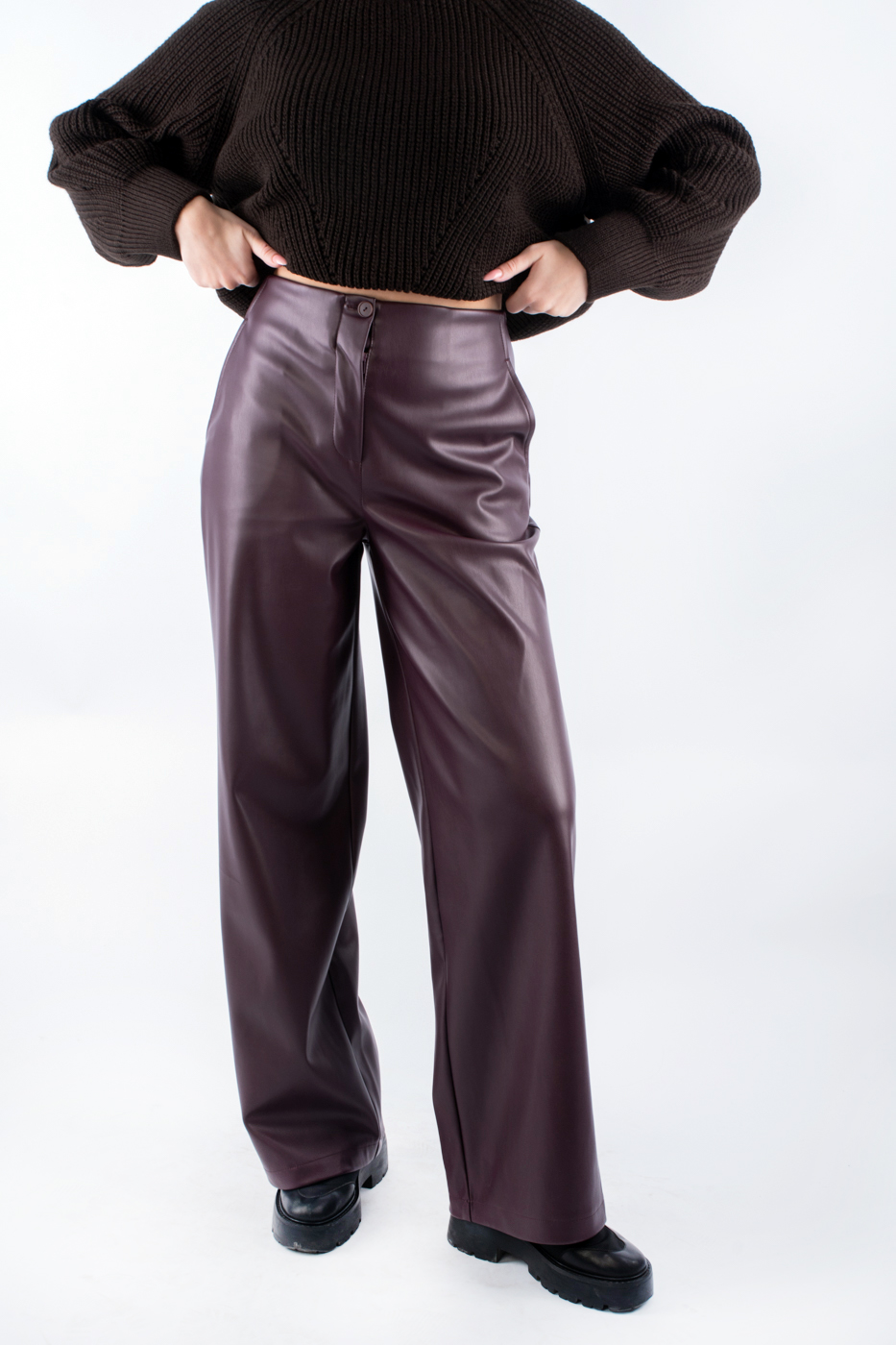 30002 Штани з екошкіри широкі бургунді