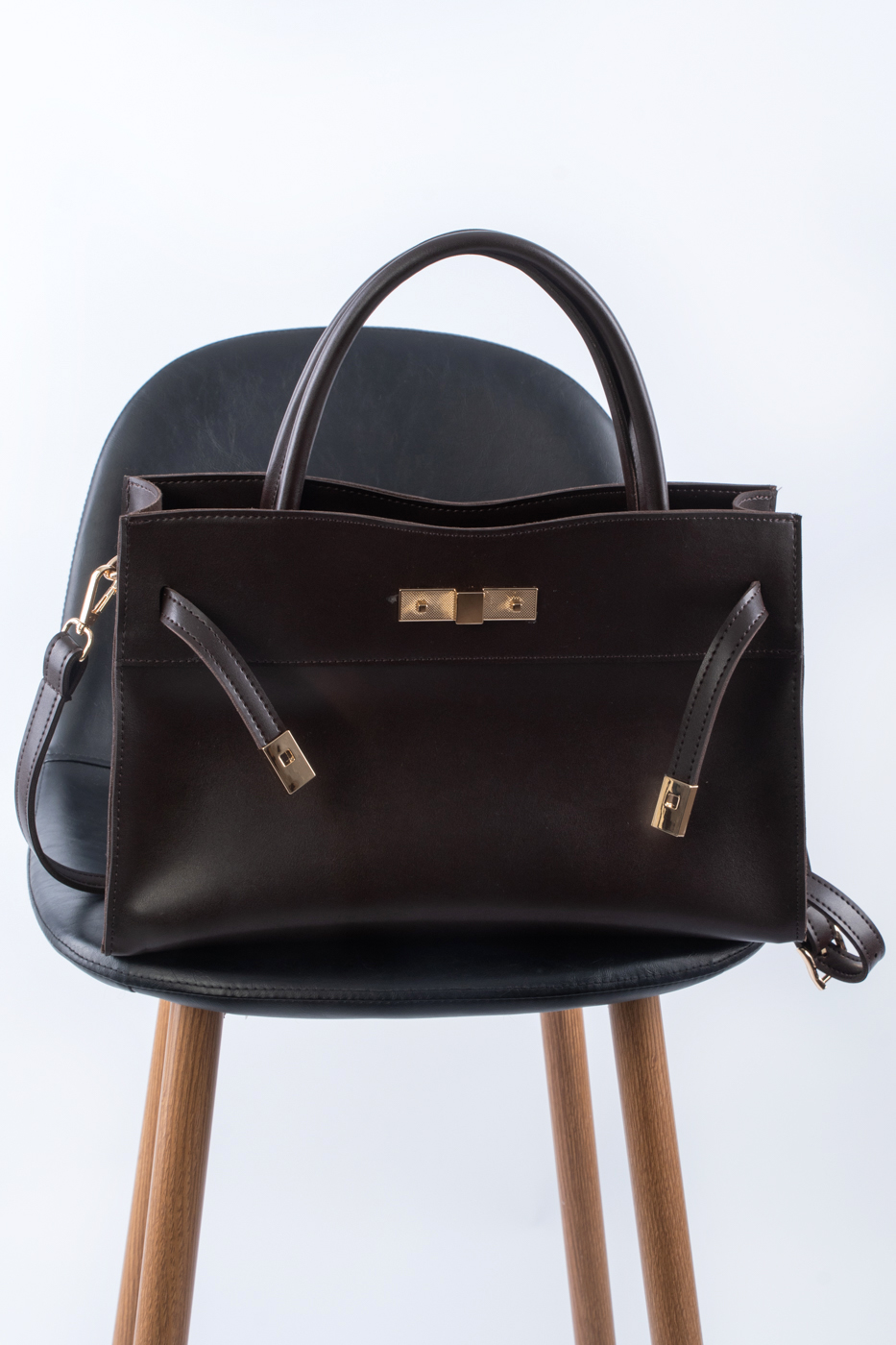 10995 Cумка класична з застібками коричнева