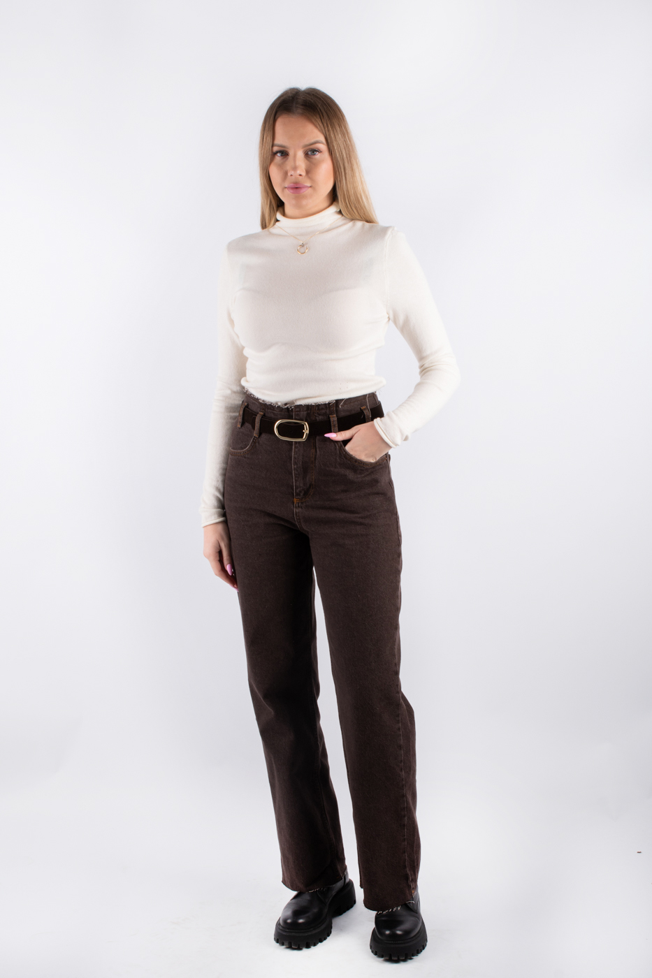 25400 Джинси прямі з ременем коричневі