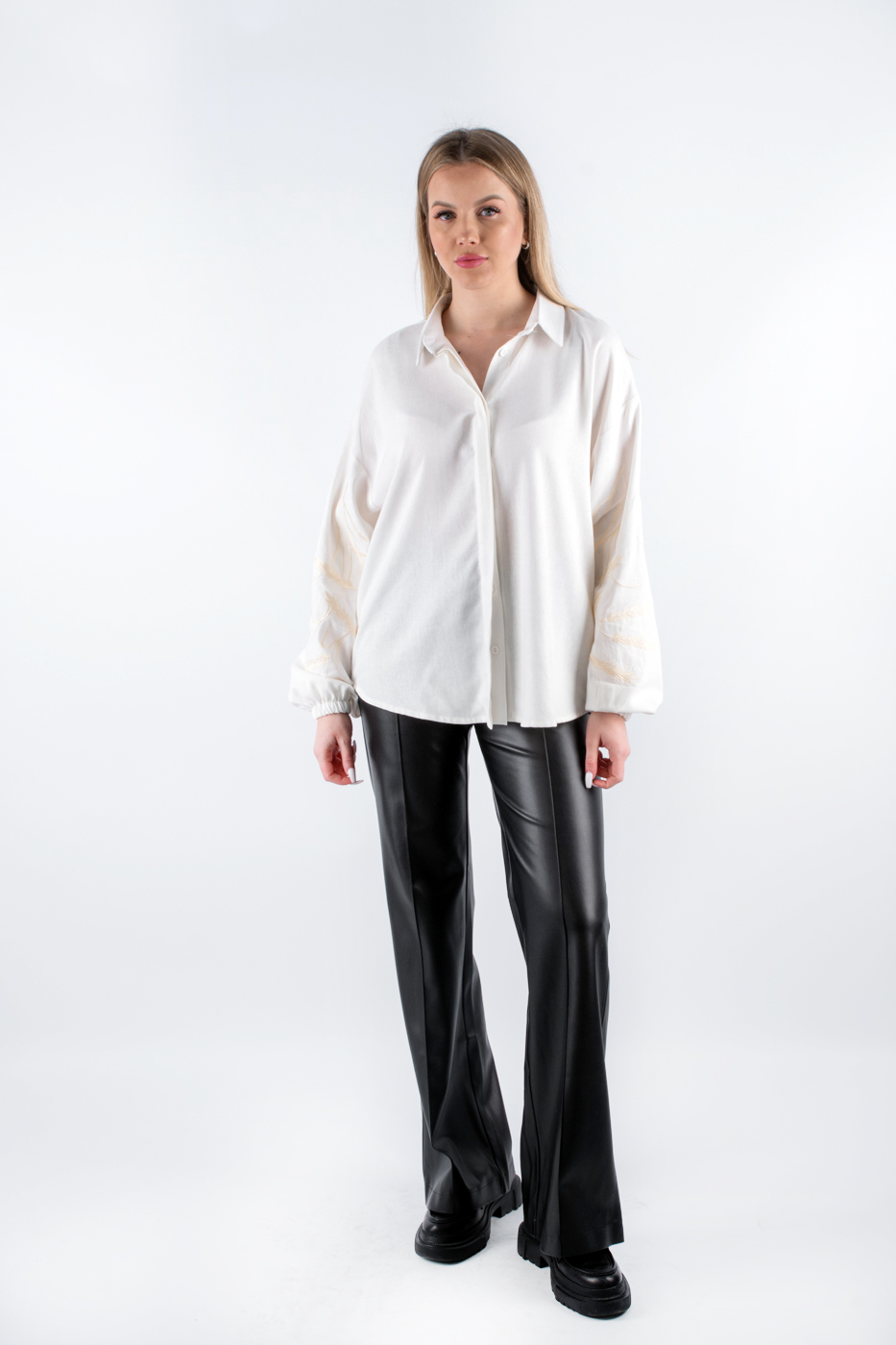 35501 Вишиванка з золотим оздобленням колосок молочна