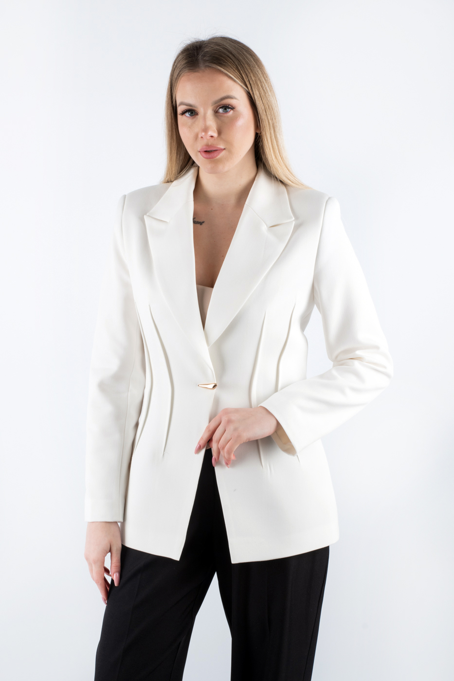 41552 Піджак приталений білий