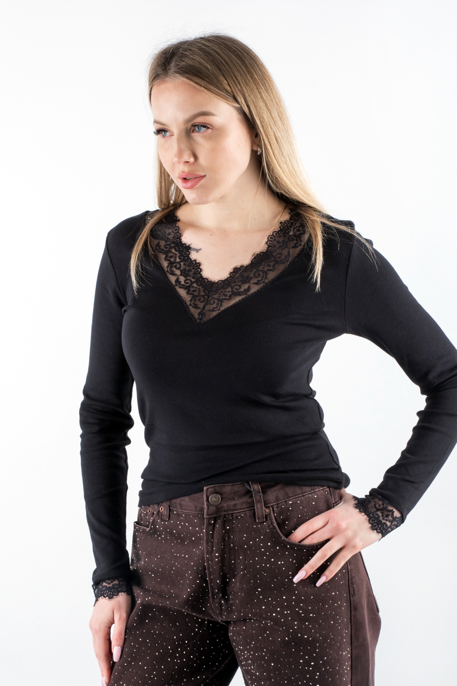 17353 Лонгслів з мереживом чорний