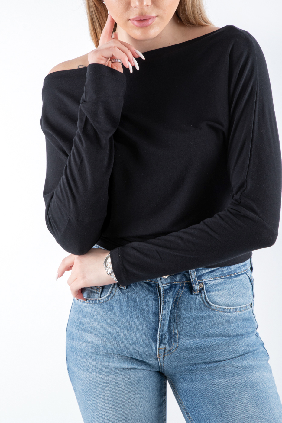 17221 Лонгслів з широкою горловиною чорний