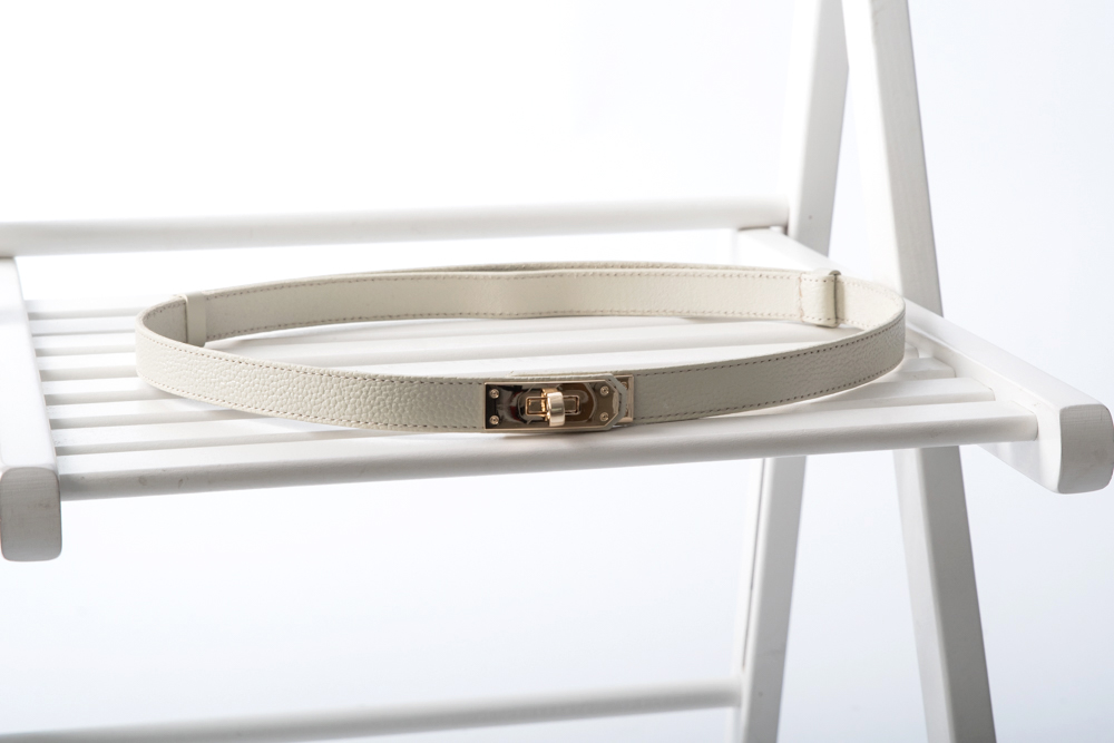 20001 Ремінь шкіряний молочний з пряжкою золото 